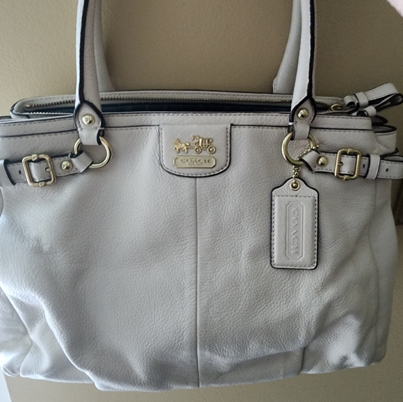 Coach - Picture 2 of 5